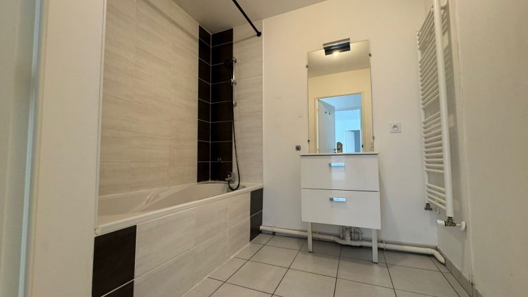 Appartement 3 pièces - 63 m² environ - 48979419e.jpg | Kermarrec Habitation