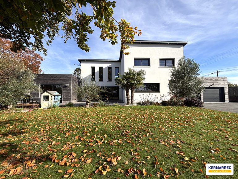 Maison 7 pièces - 222 m² environ - 53101212i.jpg | Kermarrec Habitation