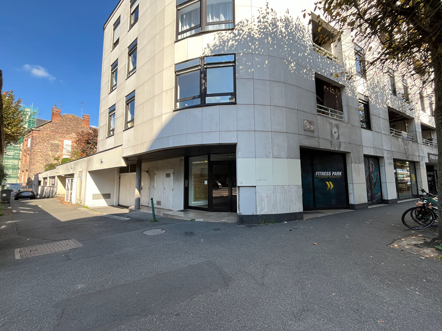 Parking – 10 m² environ à Rennes · 143 €/mois