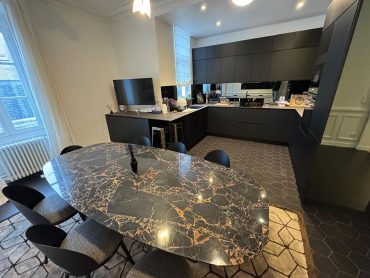 Appartement 5 pièces – 180 m² environ