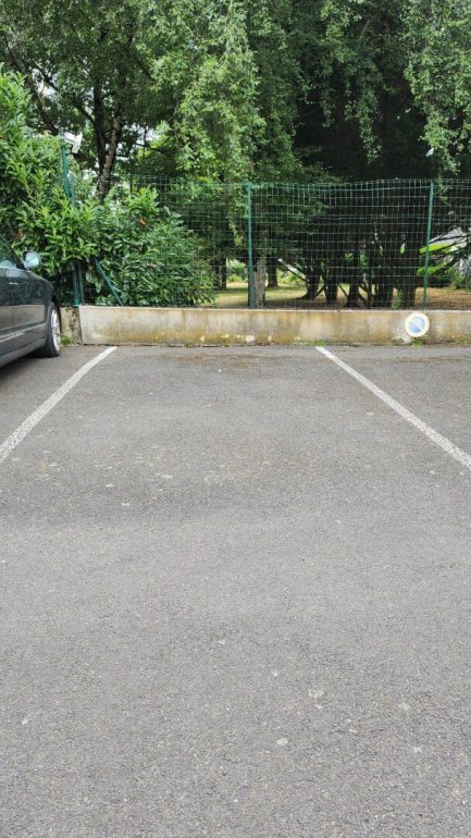 Parking - 58658771a.jpg | Kermarrec Habitation