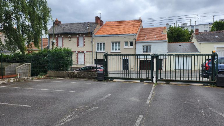 Parking - 58658771b.jpg | Kermarrec Habitation