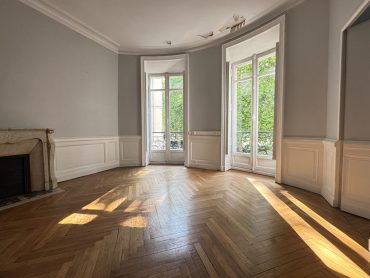 Appartement 5 pièces – 149 m² environ