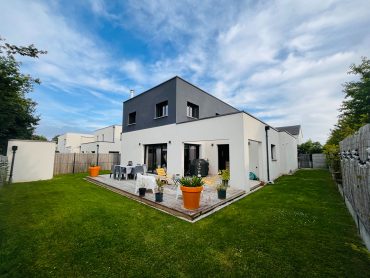Maison 7 pièces – 195 m² environ