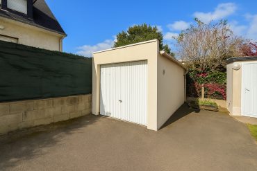 Parking – 15 m² environ