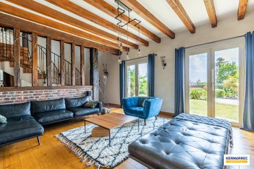 Maison 7 pièces – 367 m² environ