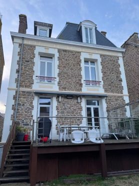 Maison 8 pièces – 227 m² environ
