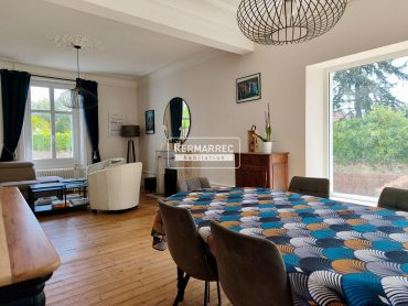 Maison 10 pièces – 211 m² environ