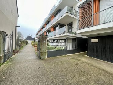 Parking – 15 m² environ