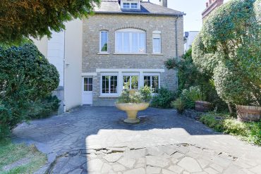 Maison 7 pièces – 142 m² environ